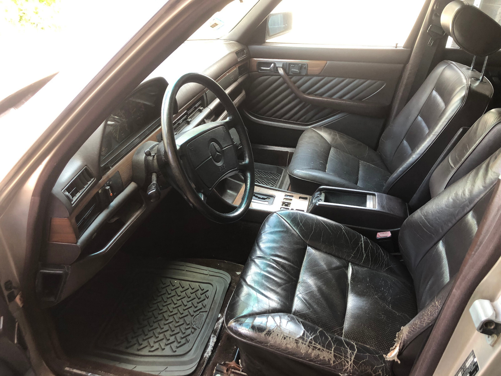 Mercedes-Benz-S-Class-1989-Sedan-10