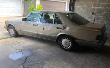 Mercedes-Benz-S-Class-1989-Sedan-7