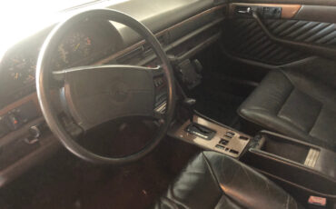 Mercedes-Benz-S-Class-1989-Sedan-8