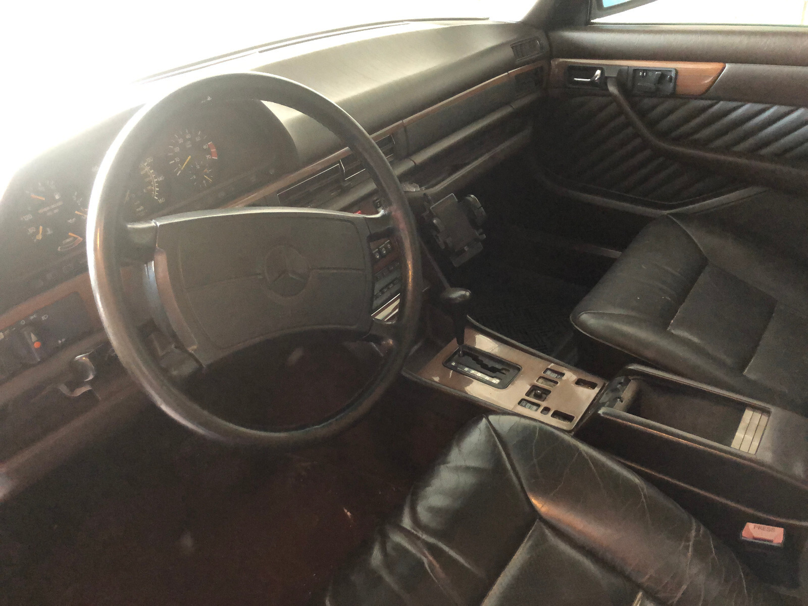 Mercedes-Benz-S-Class-1989-Sedan-8