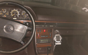 Mercedes-Benz-S-Class-1989-Sedan-9