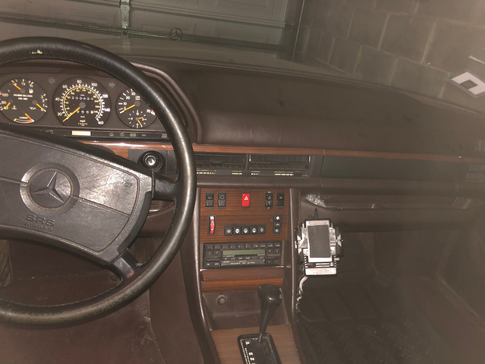 Mercedes-Benz-S-Class-1989-Sedan-9