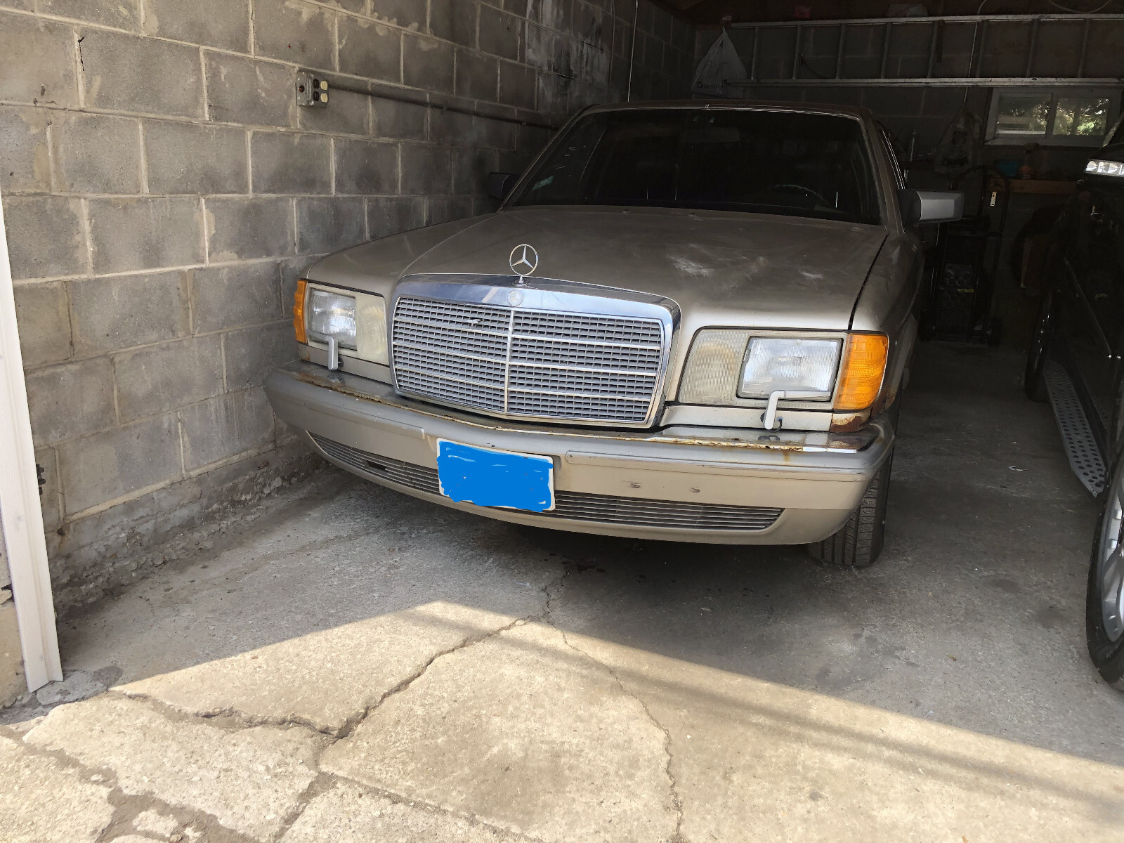 Mercedes-Benz-S-Class-1989-Sedan
