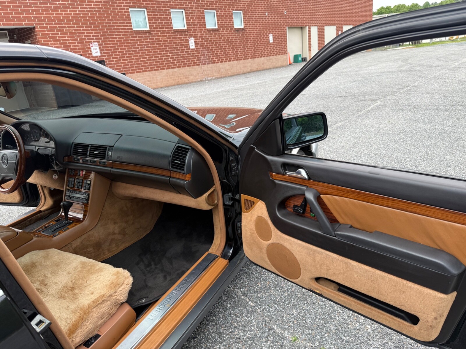 Mercedes-Benz-S-Class-1993-Sedan-12