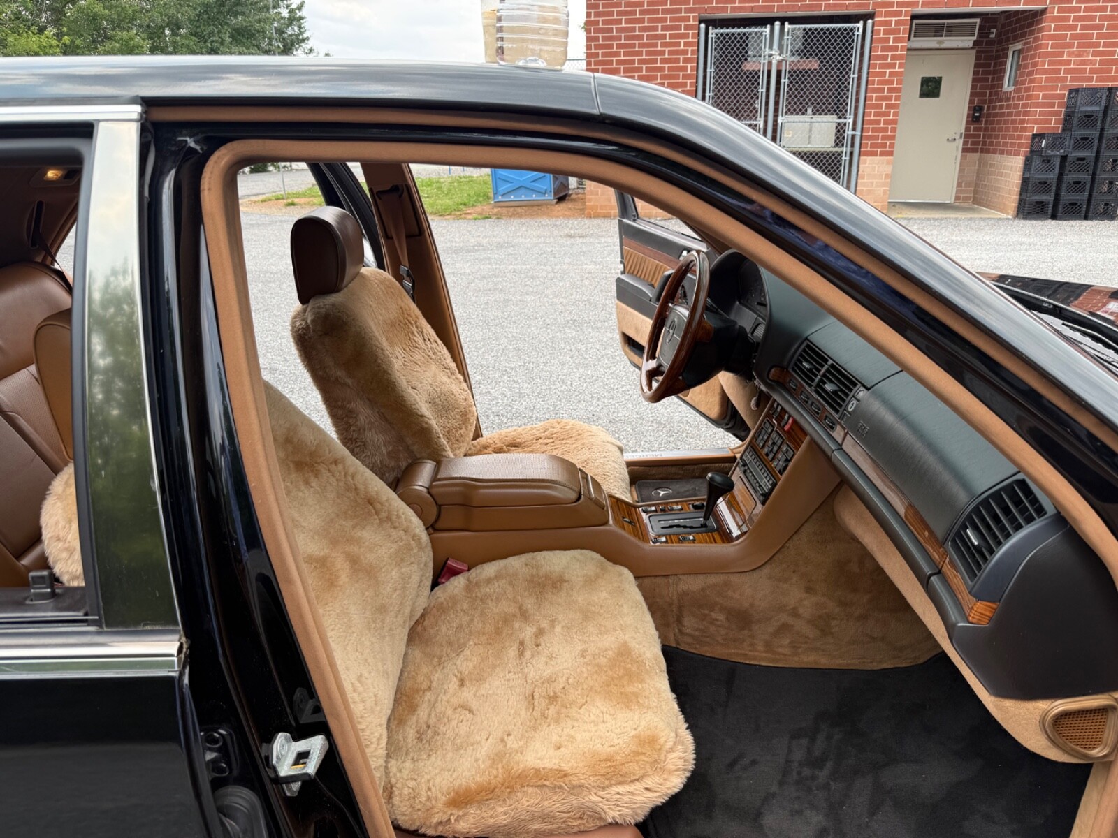 Mercedes-Benz-S-Class-1993-Sedan-13