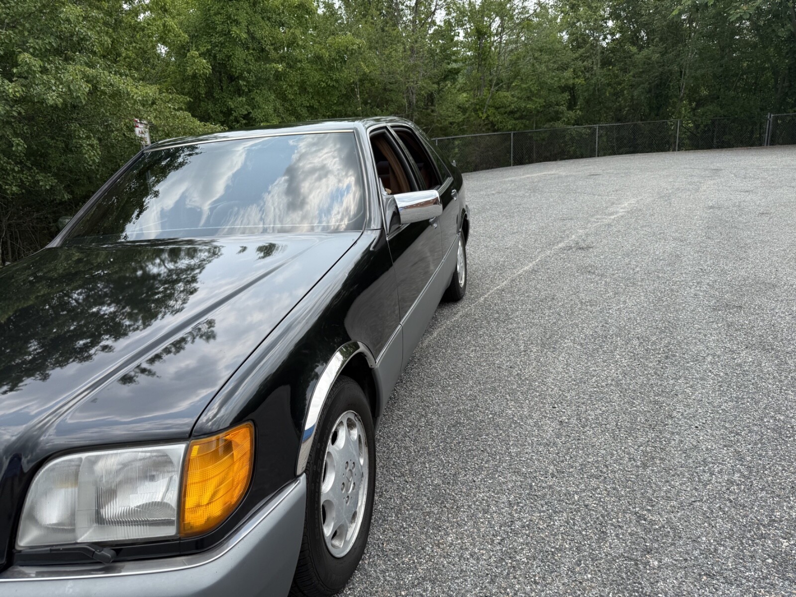 Mercedes-Benz-S-Class-1993-Sedan-2