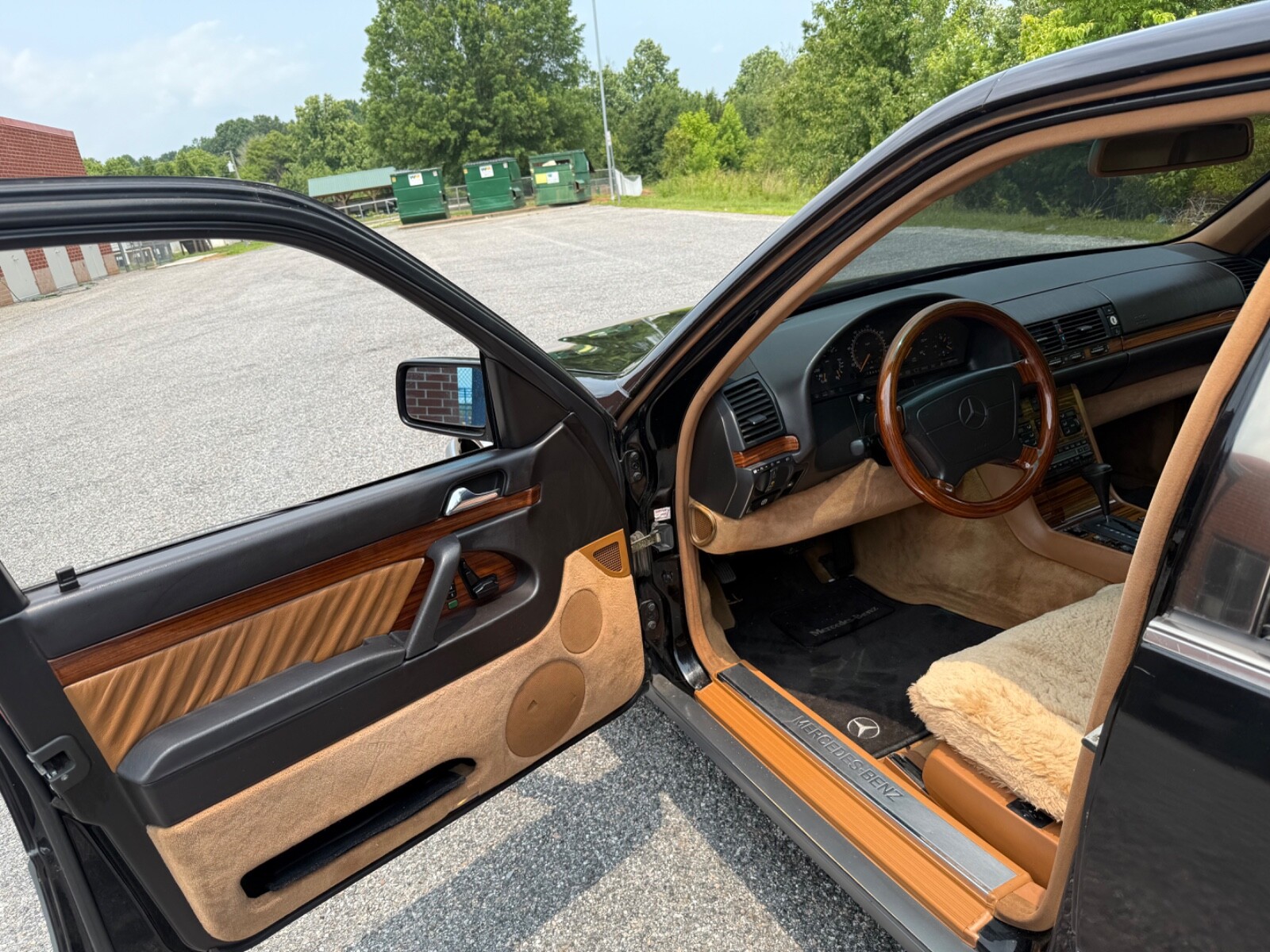 Mercedes-Benz-S-Class-1993-Sedan-3