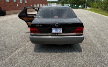 Mercedes-Benz-S-Class-1993-Sedan-7