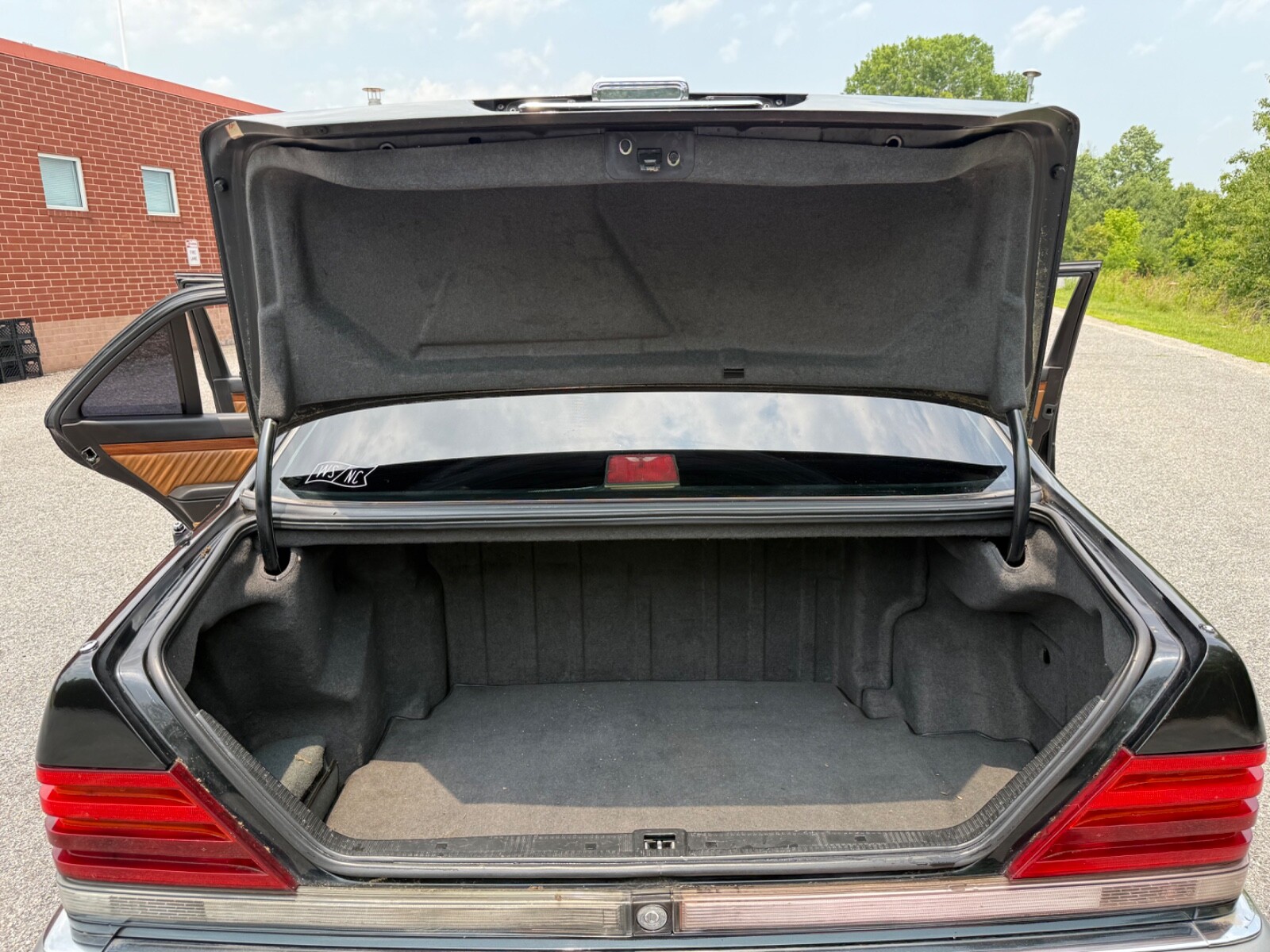 Mercedes-Benz-S-Class-1993-Sedan-8