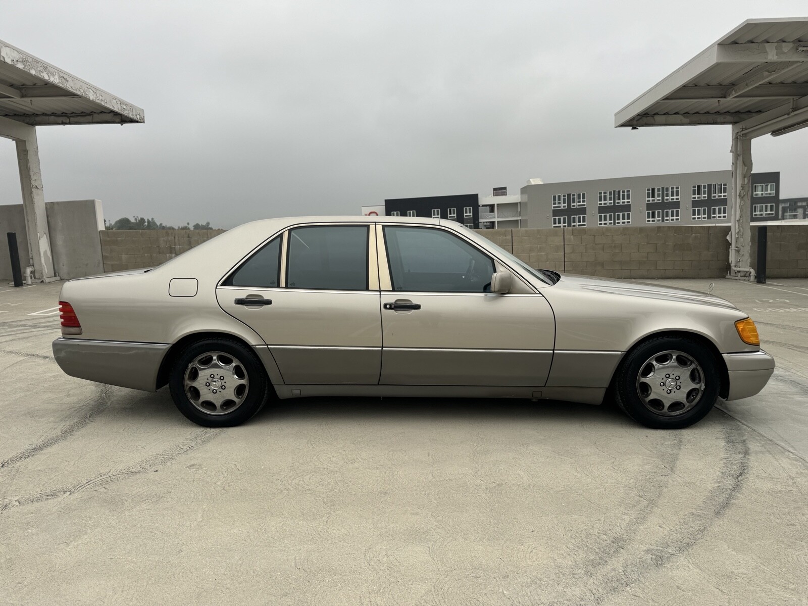 Mercedes-Benz-S-Class-1994-4