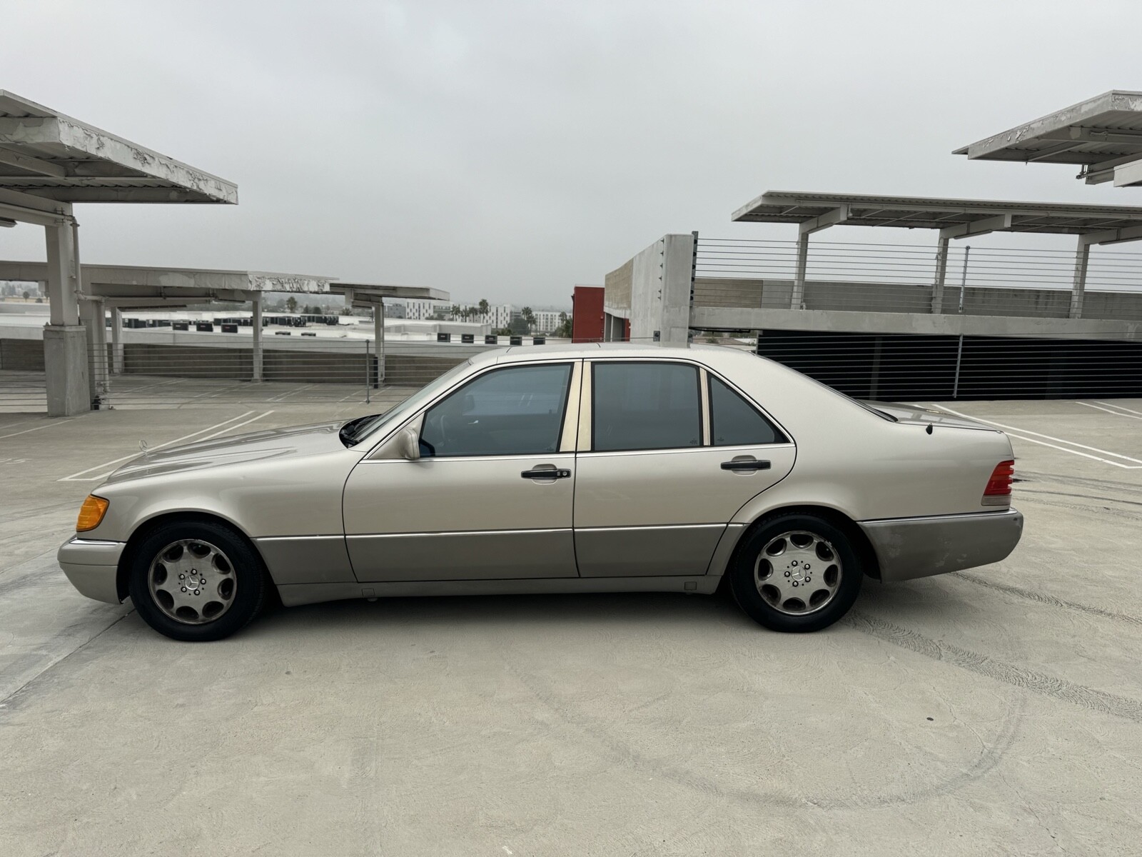 Mercedes-Benz-S-Class-1994-8
