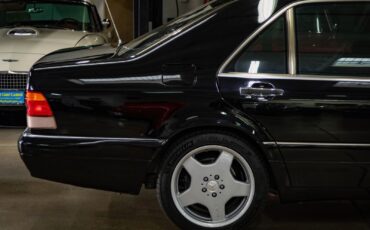 Mercedes-Benz-S-Class-1995-Sedan-1