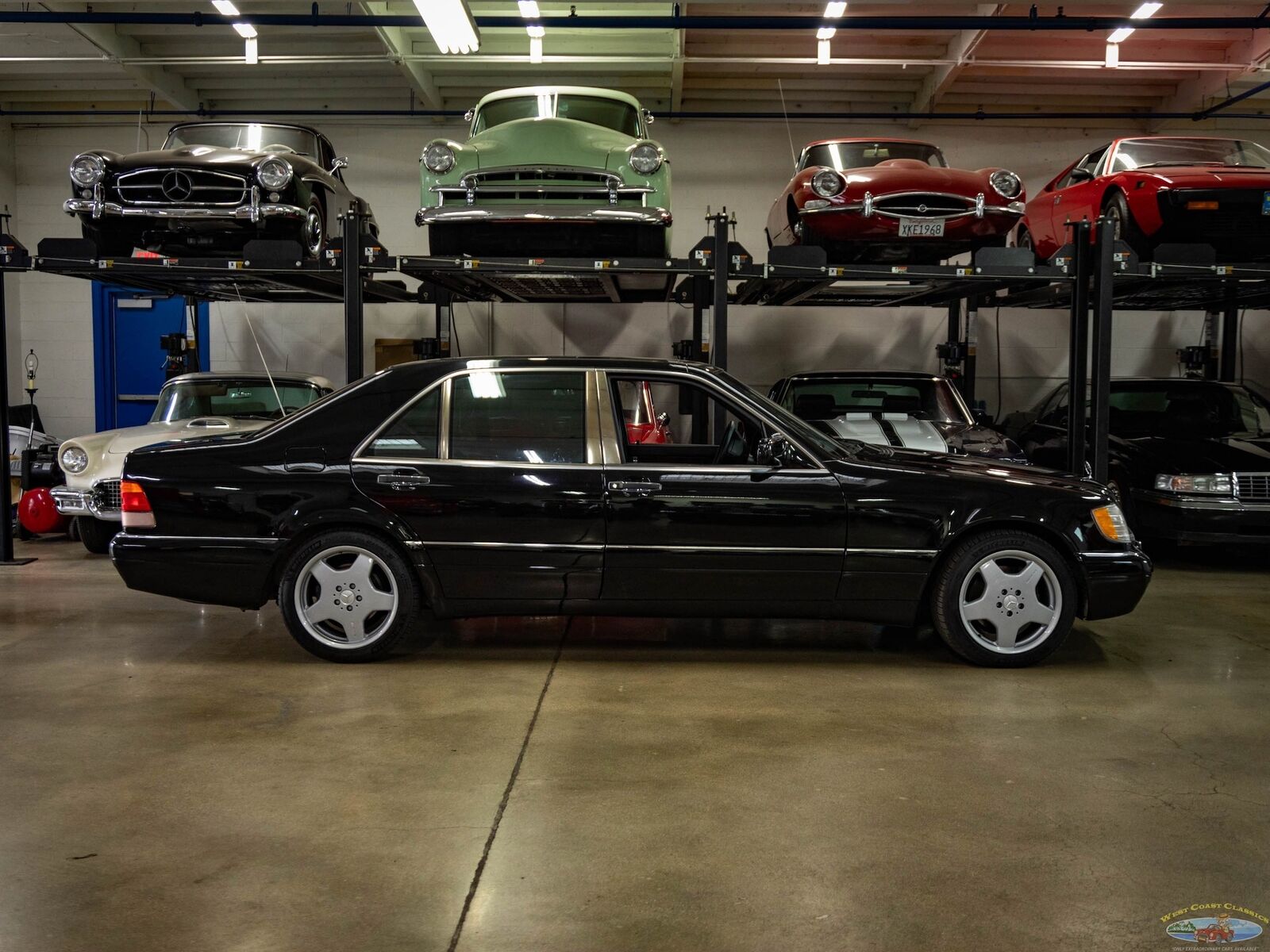 Mercedes-Benz-S-Class-1995-Sedan-2