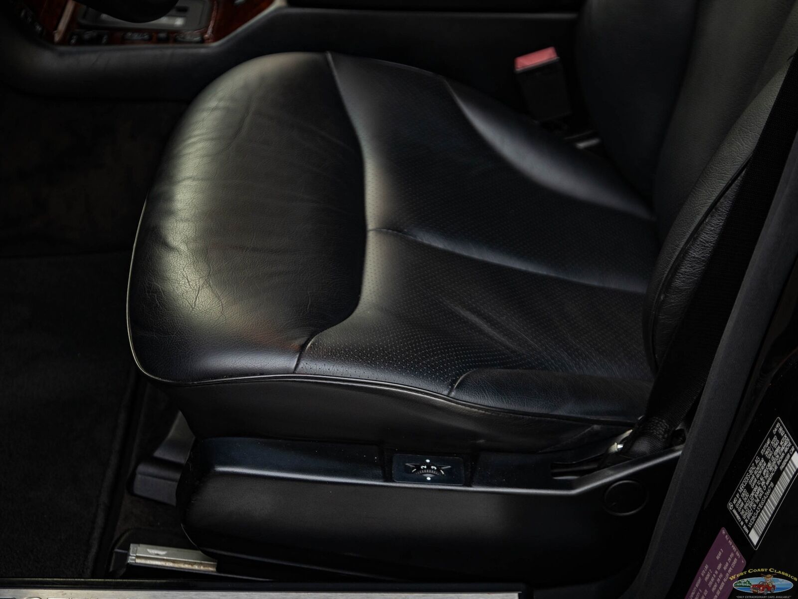 Mercedes-Benz-S-Class-1995-Sedan-28