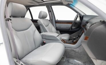 Mercedes-Benz-S-Class-1995-Sedan-3