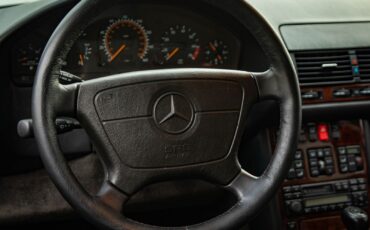 Mercedes-Benz-S-Class-1995-Sedan-31