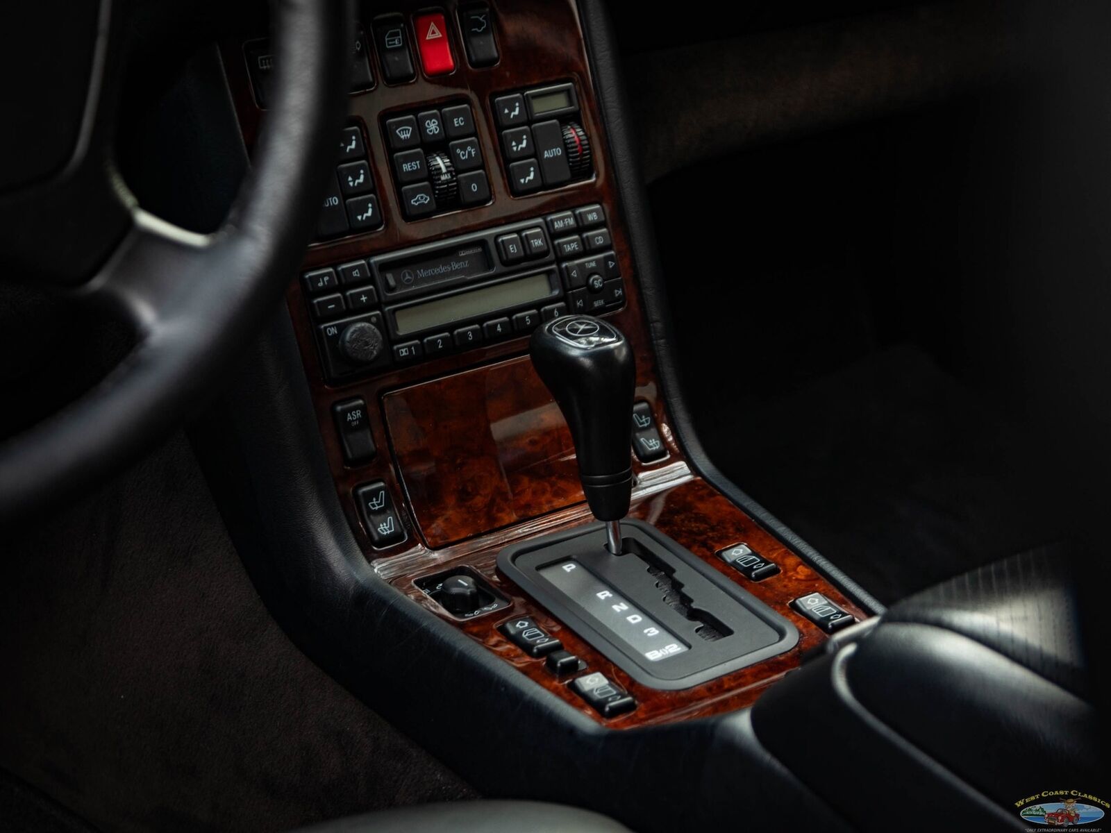 Mercedes-Benz-S-Class-1995-Sedan-32