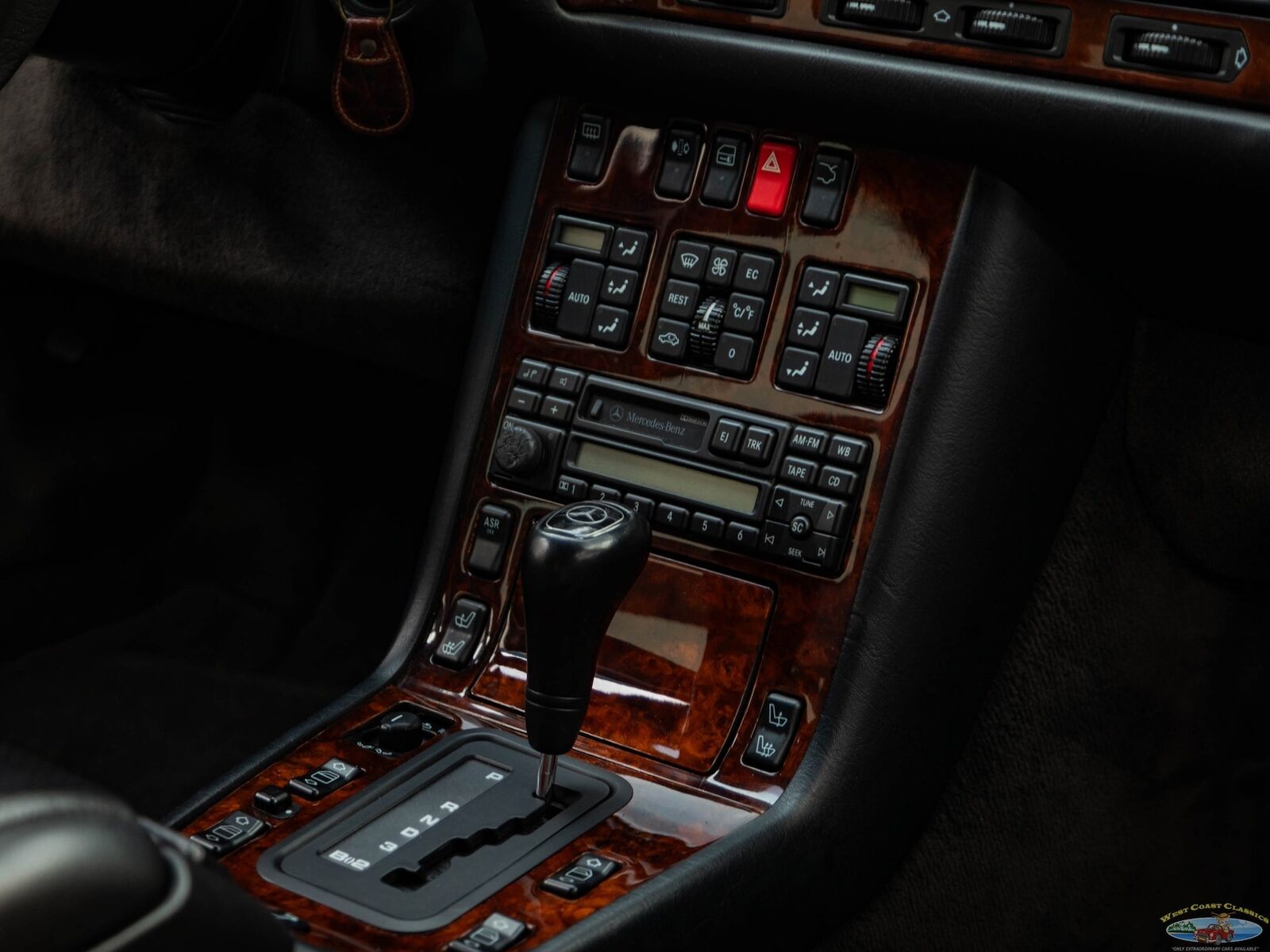 Mercedes-Benz-S-Class-1995-Sedan-36