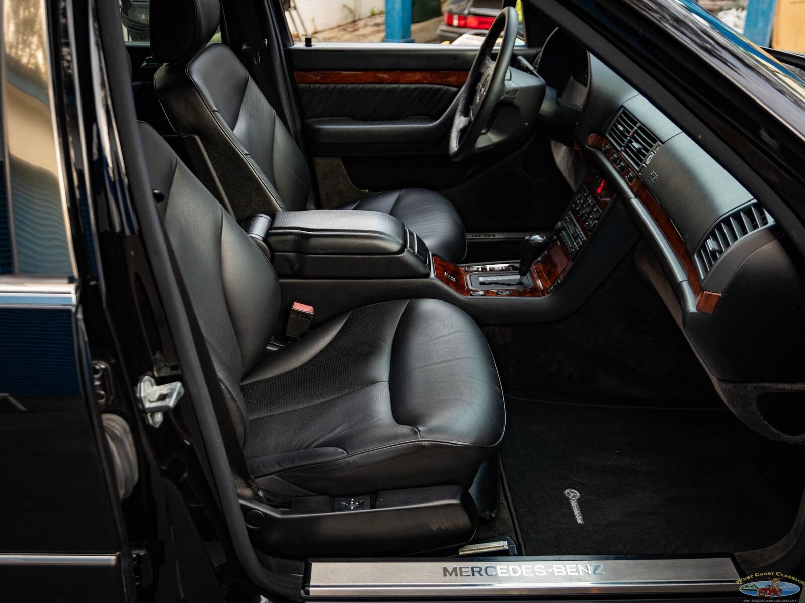 Mercedes-Benz-S-Class-1995-Sedan-39