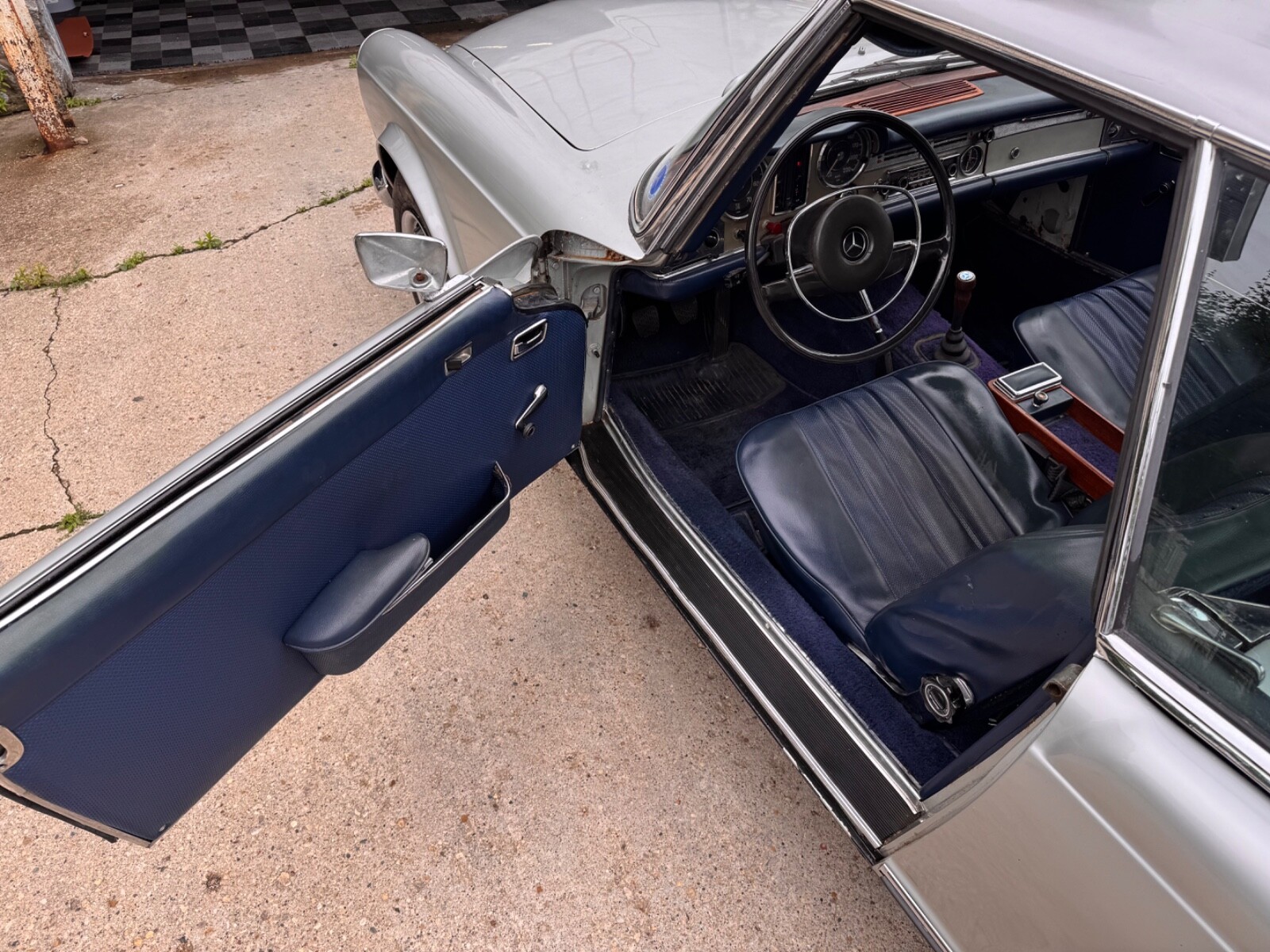 Mercedes-Benz-SL-Class-1966-Convertible-10