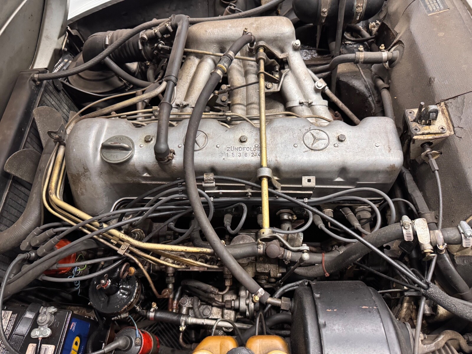 Mercedes-Benz-SL-Class-1966-Convertible-15
