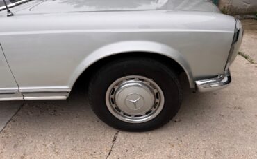 Mercedes-Benz-SL-Class-1966-Convertible-2