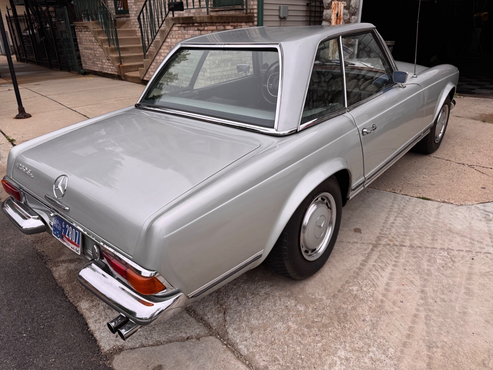Mercedes-Benz-SL-Class-1966-Convertible-3