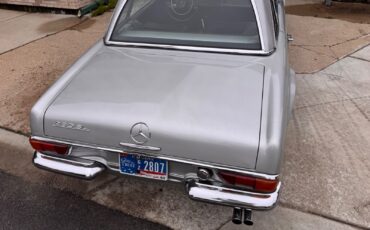 Mercedes-Benz-SL-Class-1966-Convertible-5
