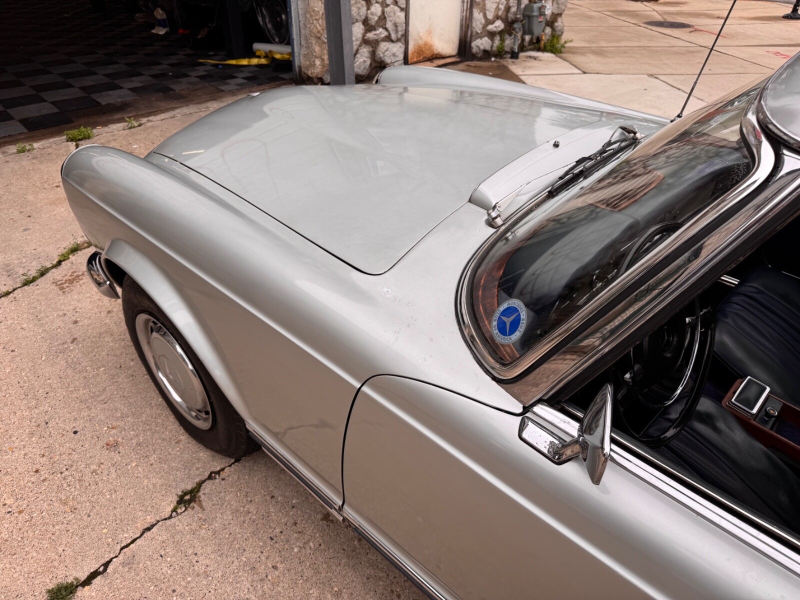 Mercedes-Benz-SL-Class-1966-Convertible-8