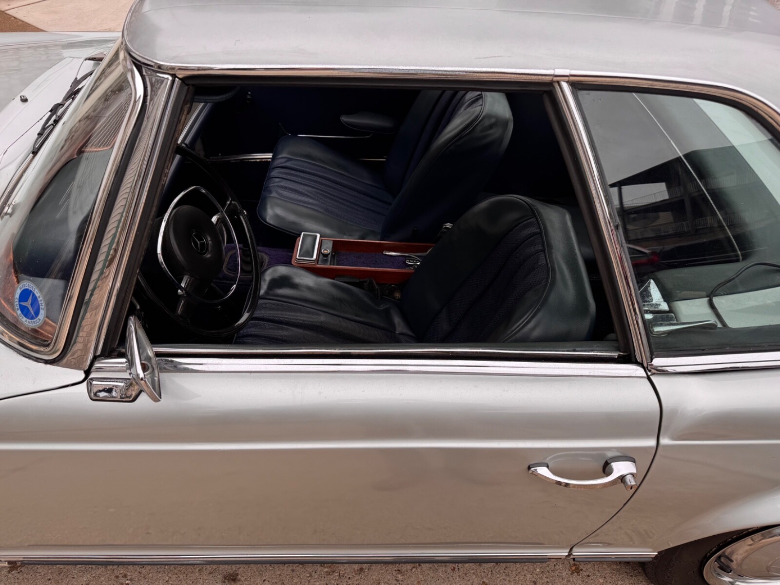 Mercedes-Benz-SL-Class-1966-Convertible-9