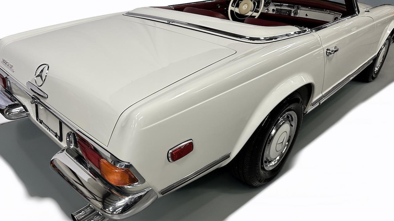 Mercedes-Benz-SL-Class-1968-12