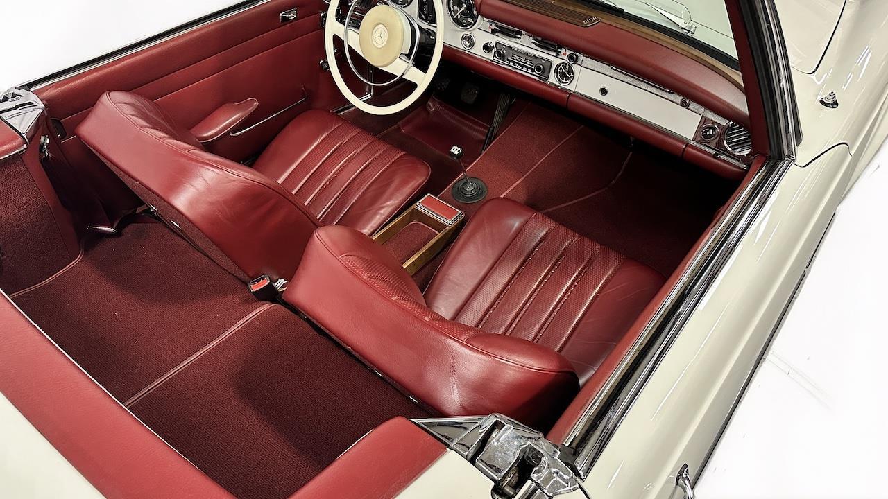 Mercedes-Benz-SL-Class-1968-14