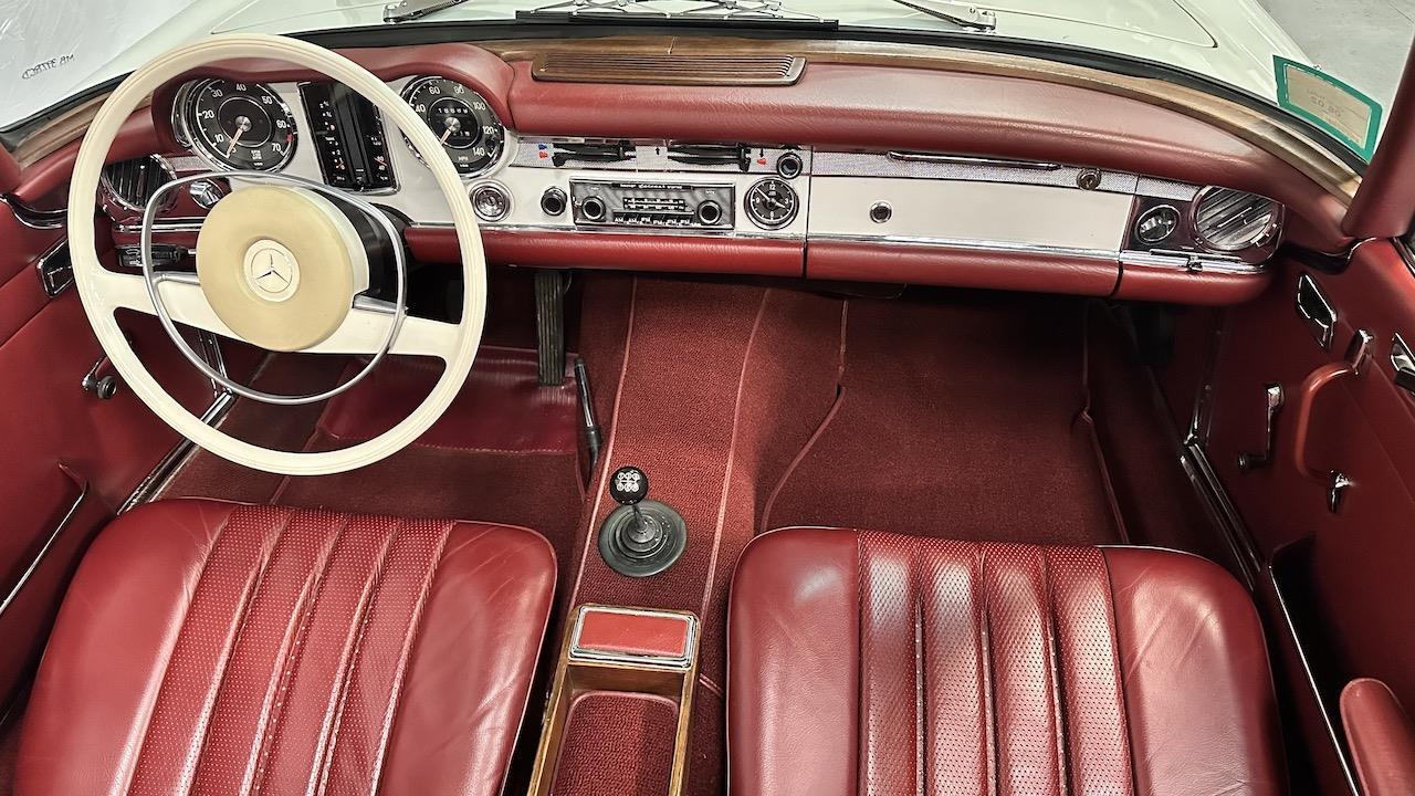 Mercedes-Benz-SL-Class-1968-16