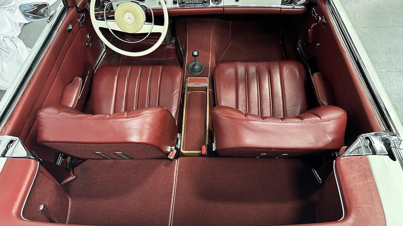 Mercedes-Benz-SL-Class-1968-20