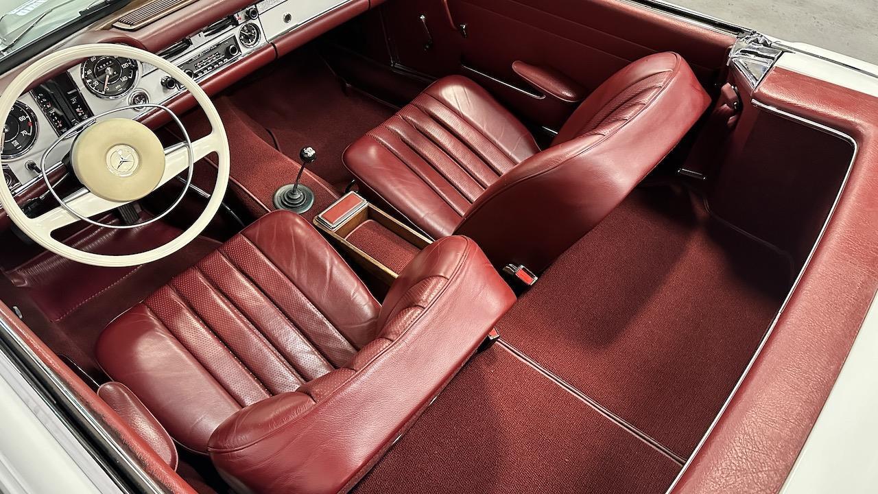 Mercedes-Benz-SL-Class-1968-22