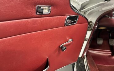 Mercedes-Benz-SL-Class-1968-28