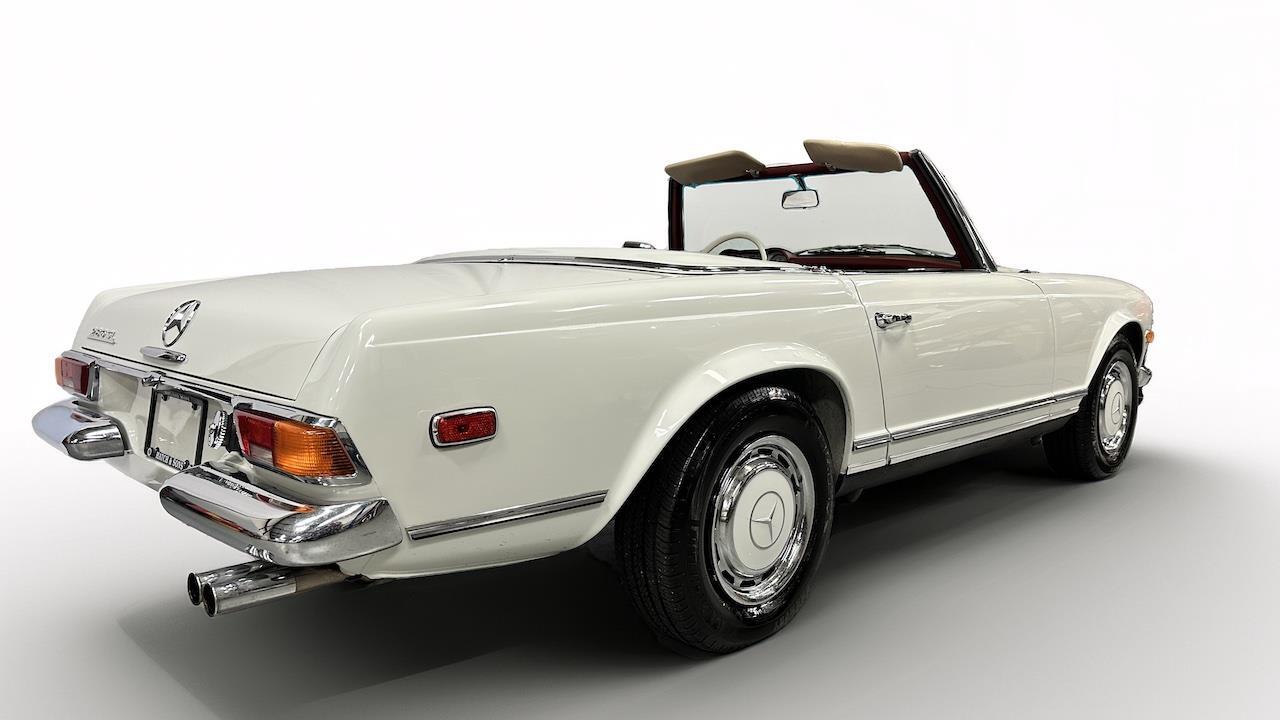 Mercedes-Benz-SL-Class-1968-3