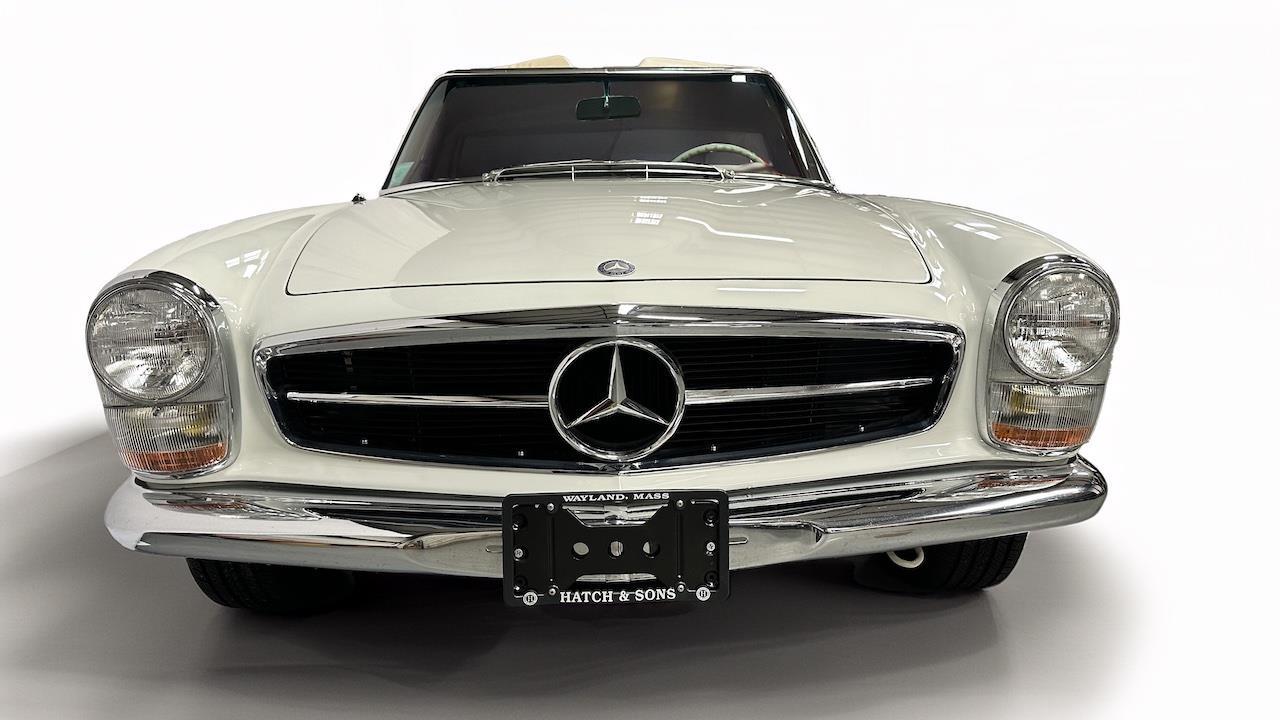 Mercedes-Benz-SL-Class-1968-8