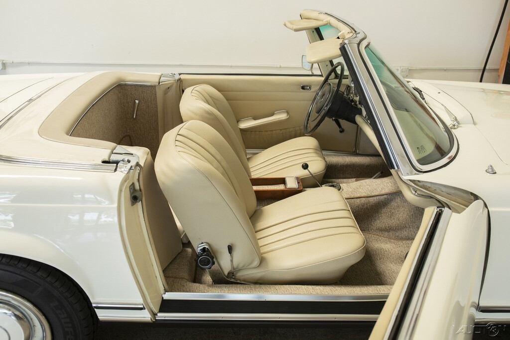 Mercedes-Benz-SL-Class-1968-Convertible-10