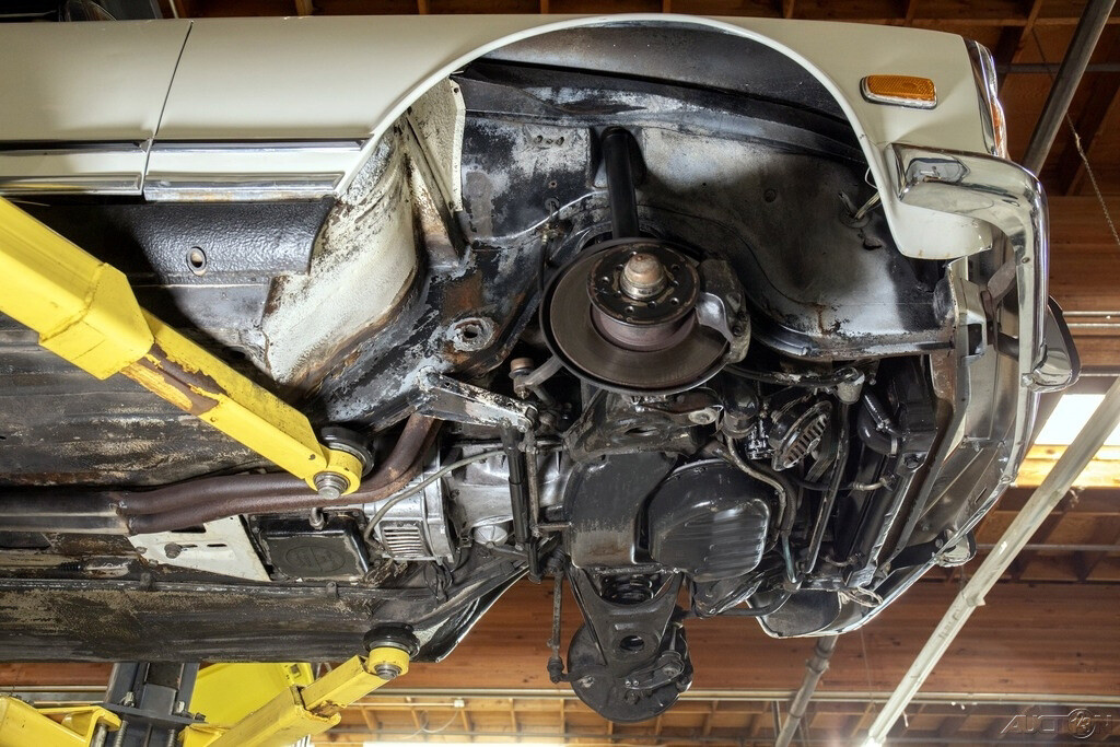 Mercedes-Benz-SL-Class-1968-Convertible-21