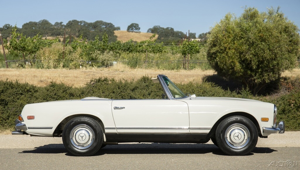 Mercedes-Benz-SL-Class-1968-Convertible-5