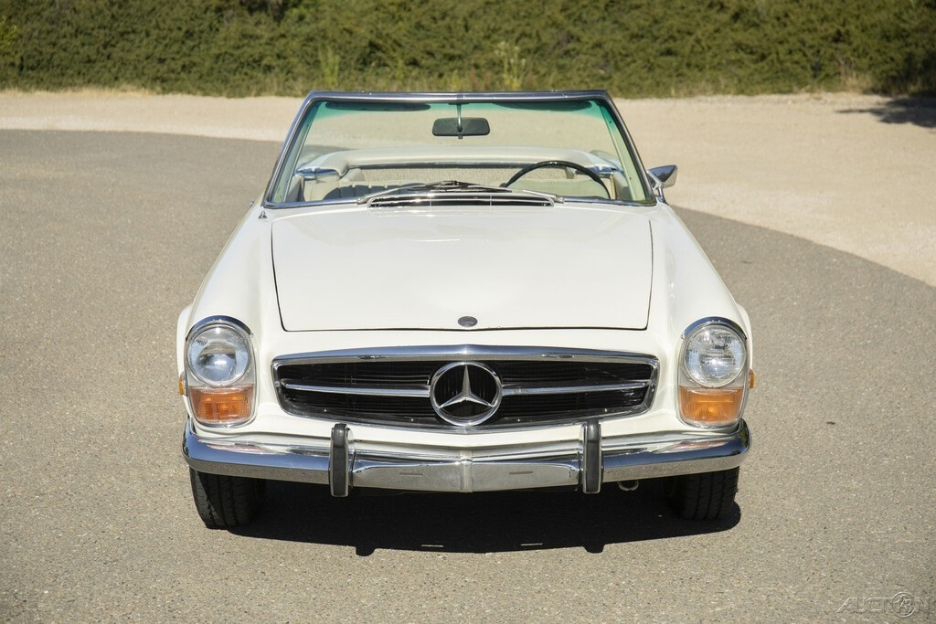 Mercedes-Benz-SL-Class-1968-Convertible-7