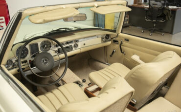 Mercedes-Benz-SL-Class-1968-Convertible-8
