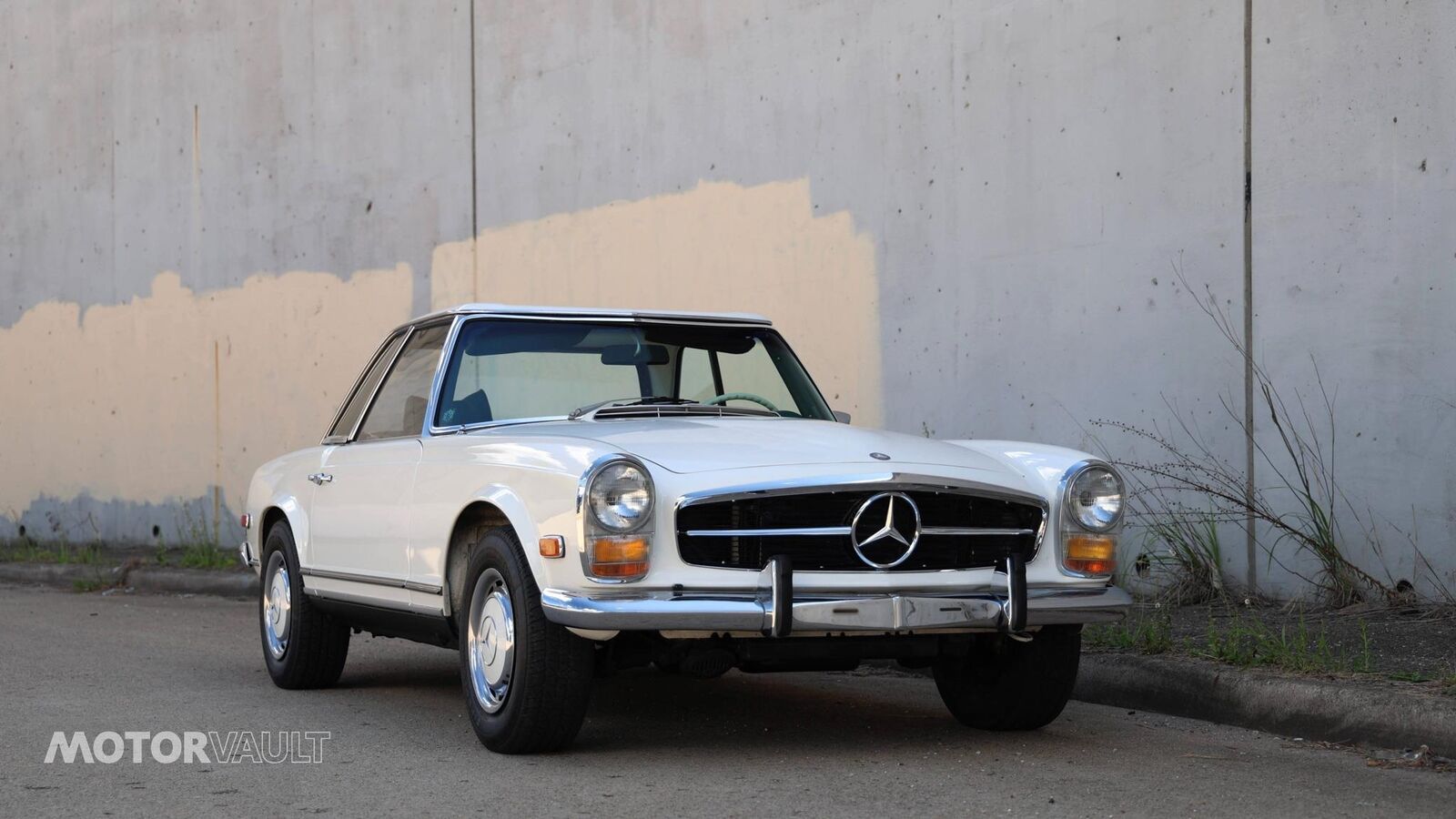 Mercedes-Benz-SL-Class-1969-Convertible-1