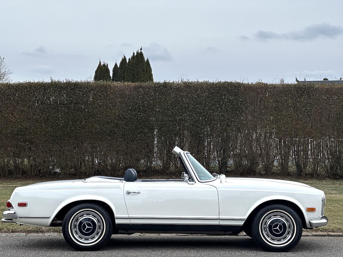 Mercedes-Benz-SL-Class-1969-Convertible-11
