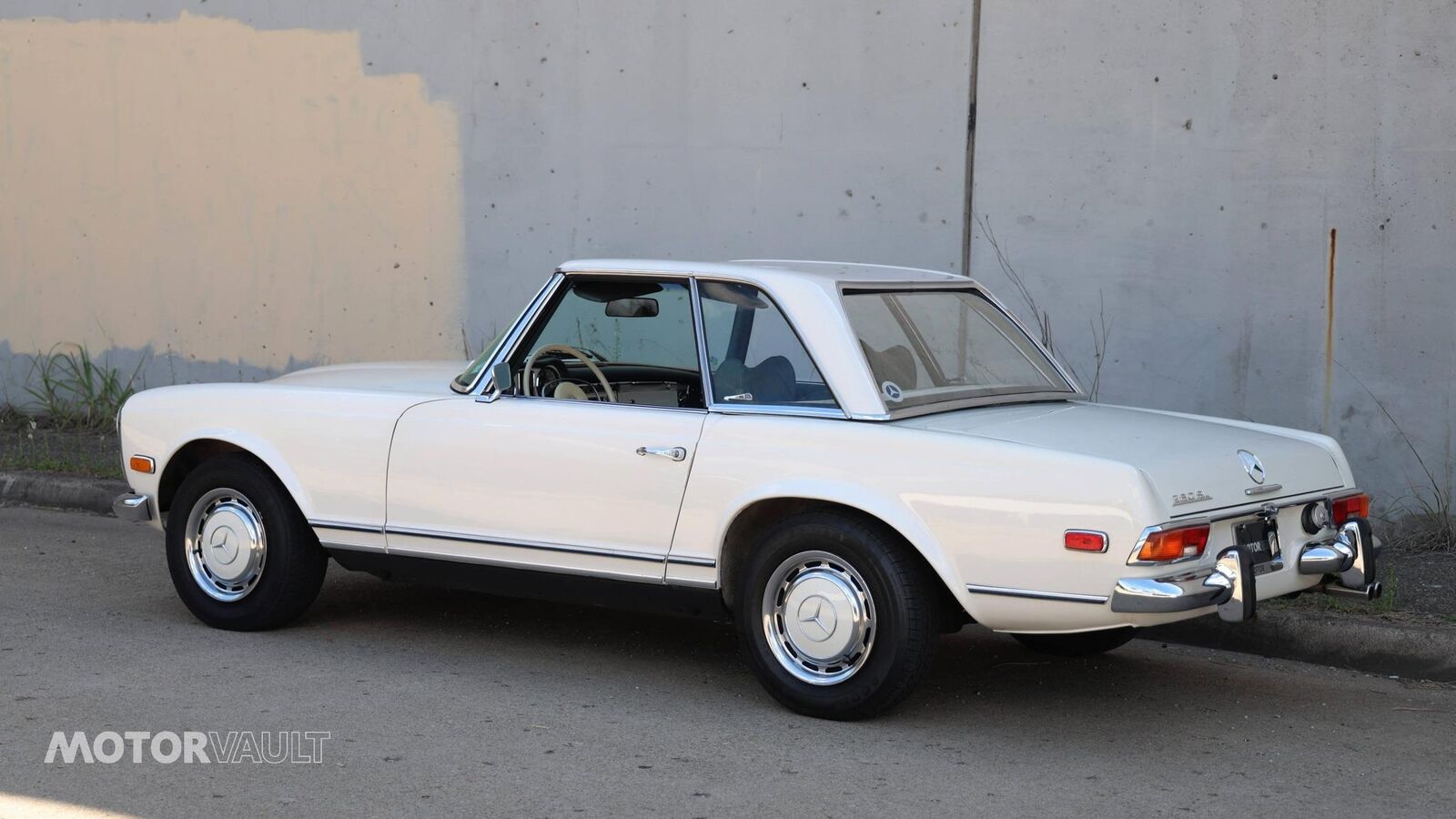 Mercedes-Benz-SL-Class-1969-Convertible-12