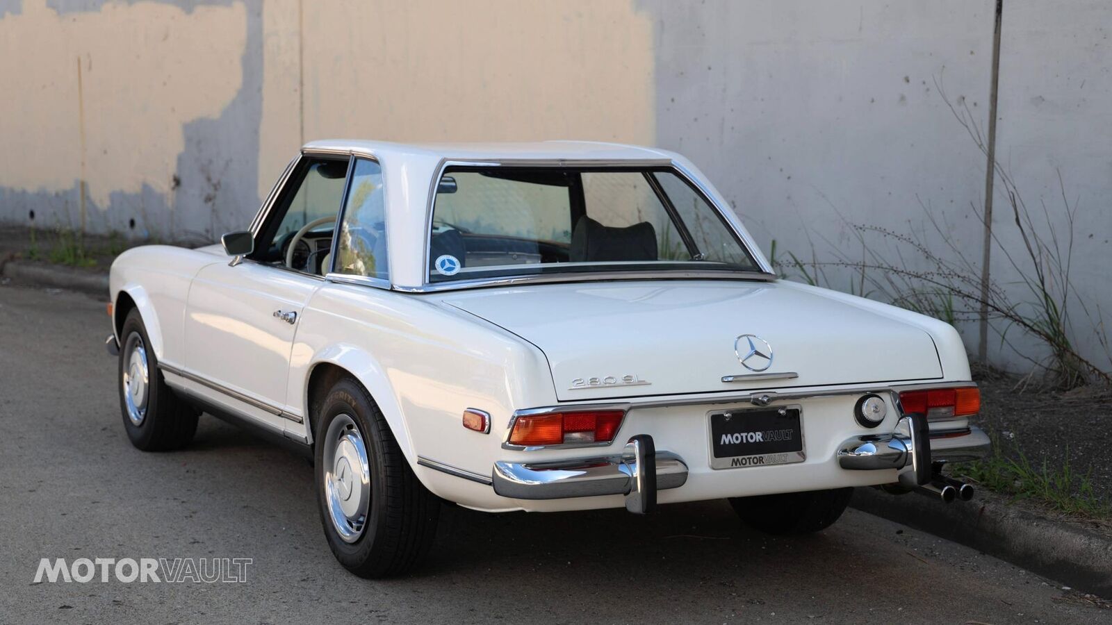 Mercedes-Benz-SL-Class-1969-Convertible-16