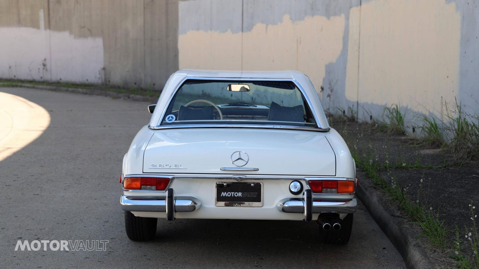 Mercedes-Benz-SL-Class-1969-Convertible-17