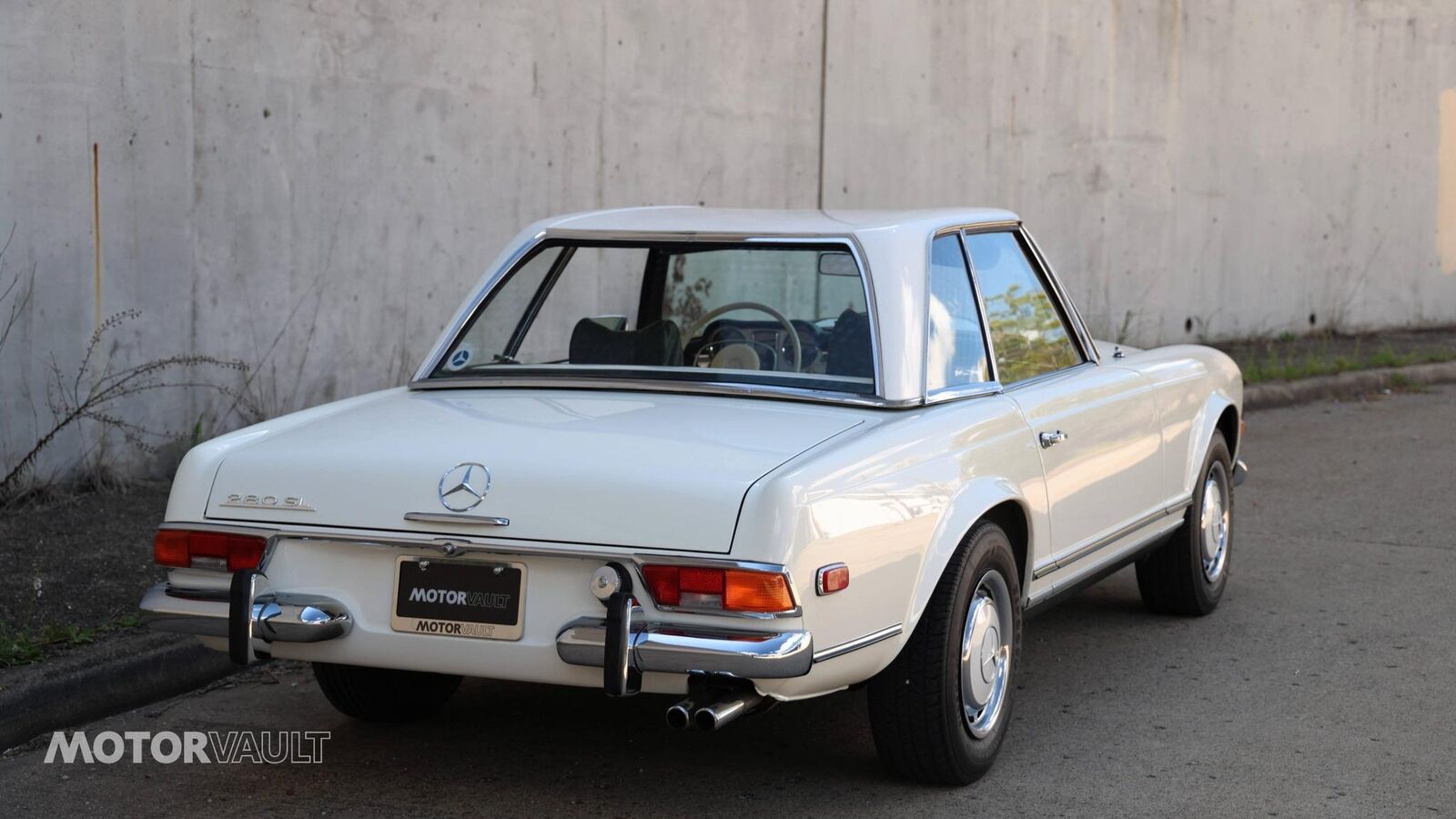 Mercedes-Benz-SL-Class-1969-Convertible-19