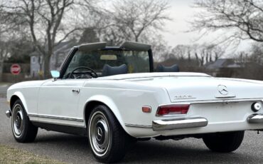 Mercedes-Benz-SL-Class-1969-Convertible-22